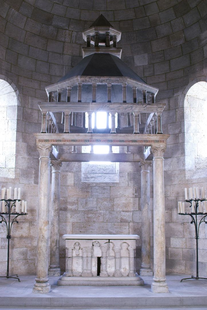 The ciborium as previously installed in the Langon Chapel at The Cloisters.