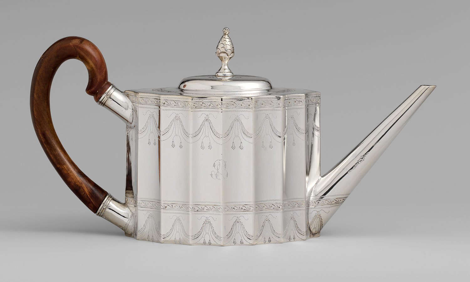 Colonial Teapots